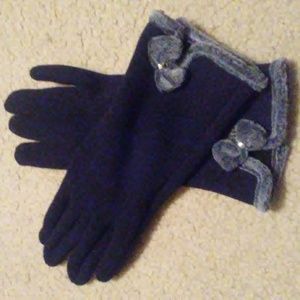 cute fur lined black gloves with bow